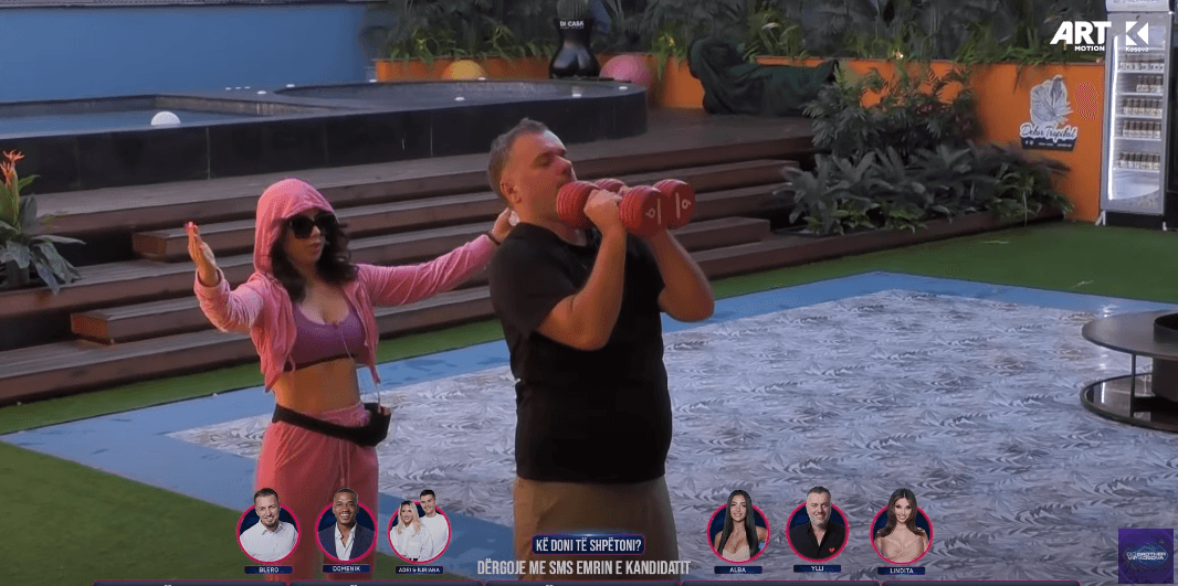 Ylli fillon të stërvitet brenda shtëpisë, Linda e trajnon (VIDEO)
