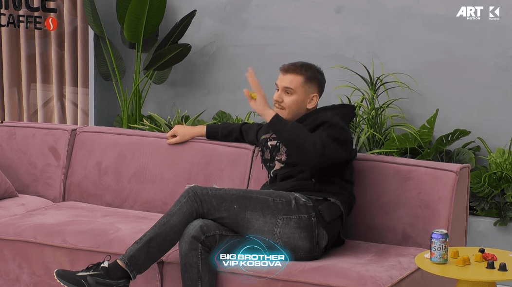 Adri “kapet” me Blerandon, i thotë se është lojtar i dobët (VIDEO)