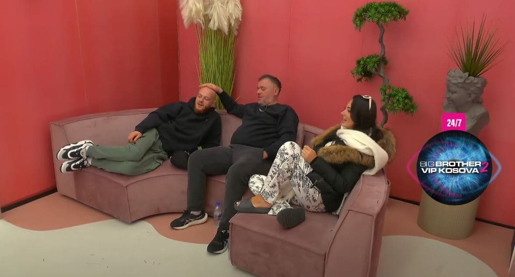 Alba, Santiana, Besi dhe Buci ia fillojnë këngës sapo e nisin ditën (VIDEO)