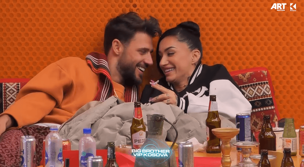Lumbardhi e puth Albyn, thotë se ka ndjesi sikur e ka gjetur dashurinë (VIDEO)