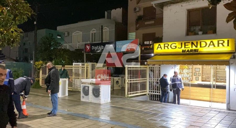Grabitje me armë zjarri në një argjendari në Kamëz të Shqipërisë