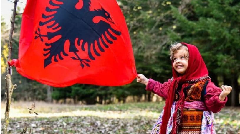 Rama uron festën: Gëzuar përvjetorin e 111-të të Flamurit të Pavarësisë