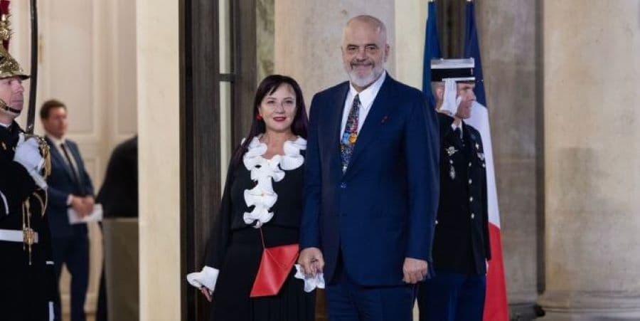 Edi Rama arrin në Pallatin “Elysee” për darkën me Macronin (VIDEO)