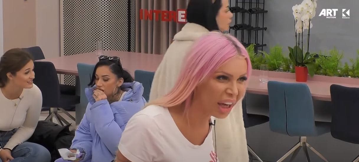 Tensionohet debati, Edona dhe Linda përplasen me njëra-tjetrën (VIDEO)