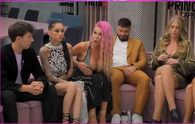 "Ti je fake si gjoksi im" - Edona godet Gani Gërminë (VIDEO)
