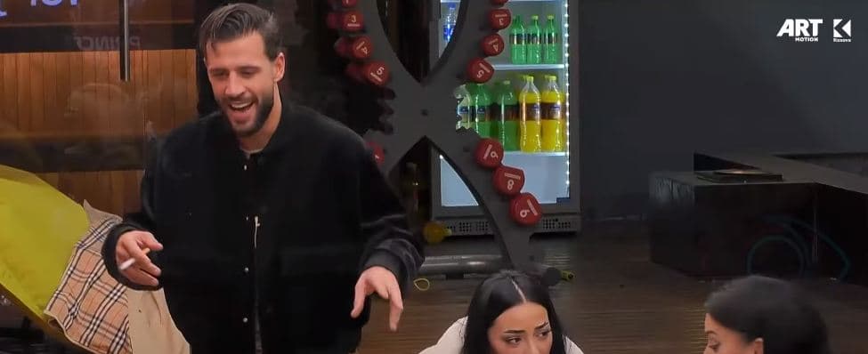 “Shumë shpejtë do të ikësh te shpia”, Azemi dhe Lumbardhi ngacmojnë Ganiun (VIDEO)