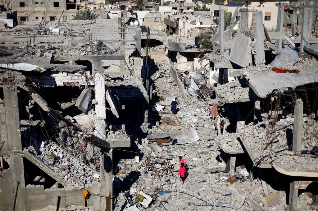 Gaza: 26 mijë e 422 palestinezë të vrarë