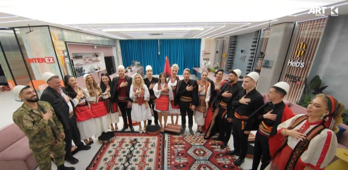 Përshëndetje traditash me nysat - intonohet himni kombëtar (VIDEO)