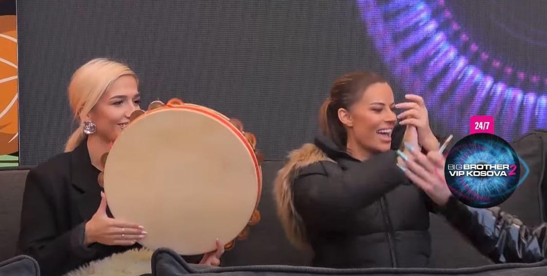 Iliriana i bie defit, banorët këndojnë njëzëri: "Dul lulija te bunari" (VIDEO)