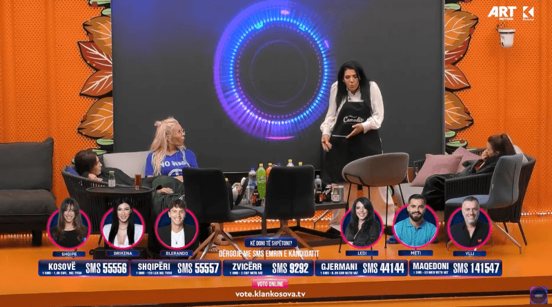 Ledi imiton Blerandon, vajzat qeshin me lot (VIDEO)