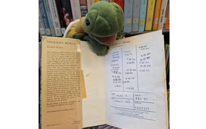 Libri i vonuar u kthye në bibliotekën e Anglisë pas 45 vjetësh
