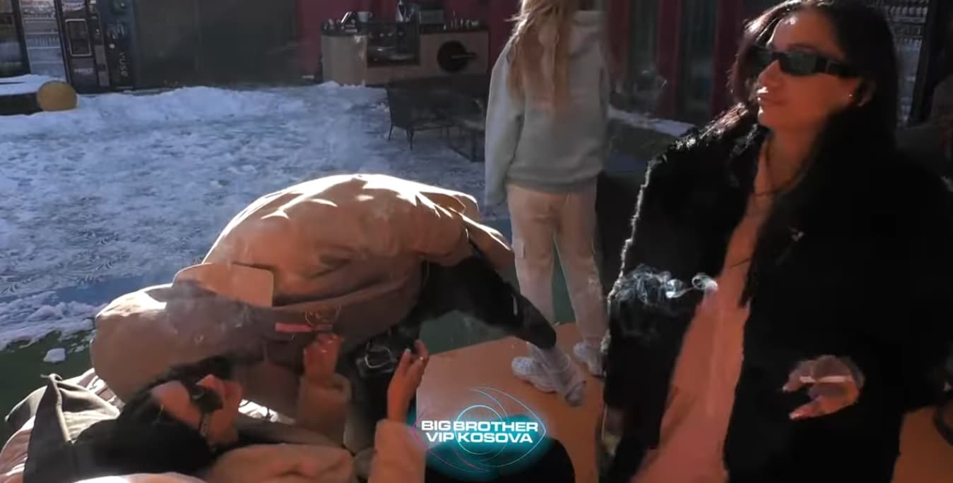 Pse Lumbardhi e puthi në faqe Kaderin? (VIDEO)