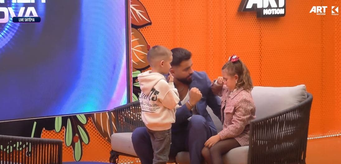 Mesazhi emocional i vajzës për Metin: Krejt familja po votojmë për ty, të duam shumë (VIDEO)