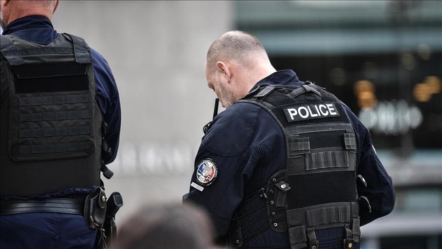 Policia franceze në ndjekje të të dyshuarit për therjen e gruas hebreje