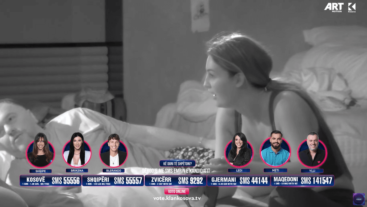 Banorët shihen të afërt me njëri-tjetrin, kalojnë momente të mira para gjumit (VIDEO)