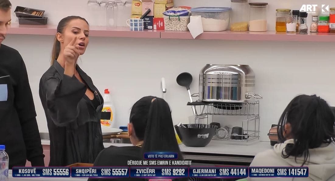 Santiana - Kaderit: Ti dy fjalë s'din m'i lidhë (VIDEO)