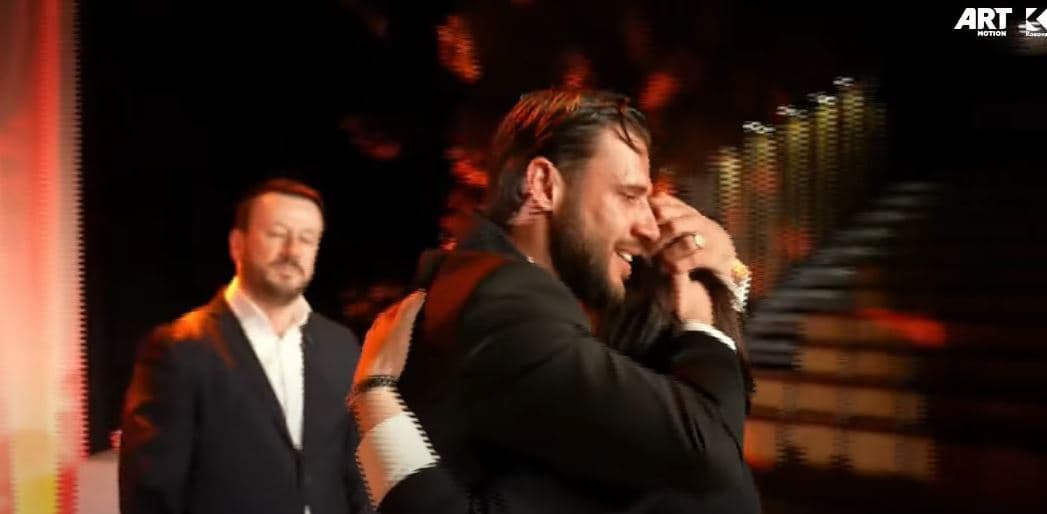Prindërit surprizojnë Lumbardhin për ditëlindjen e tij (VIDEO)