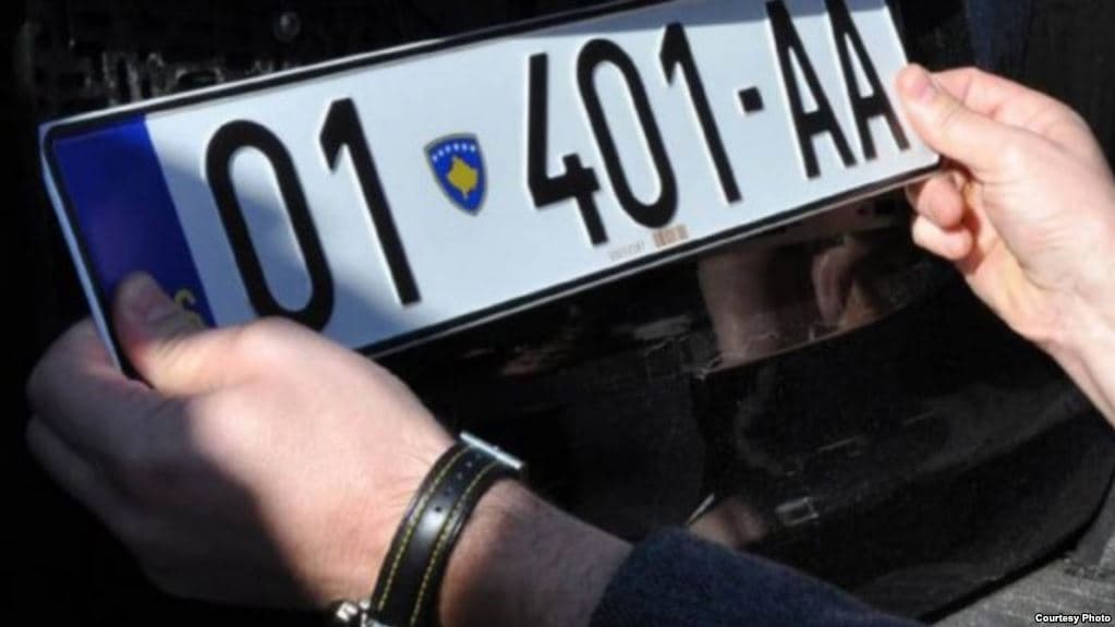 1 mijë e 140 vetura me targa ilegale janë regjistruar në RKS