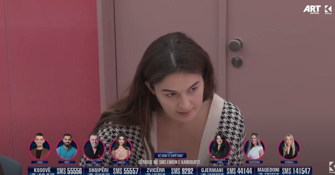Vesa: Kam qenë shumë e bukur kur kam qenë e vogël (VIDEO)