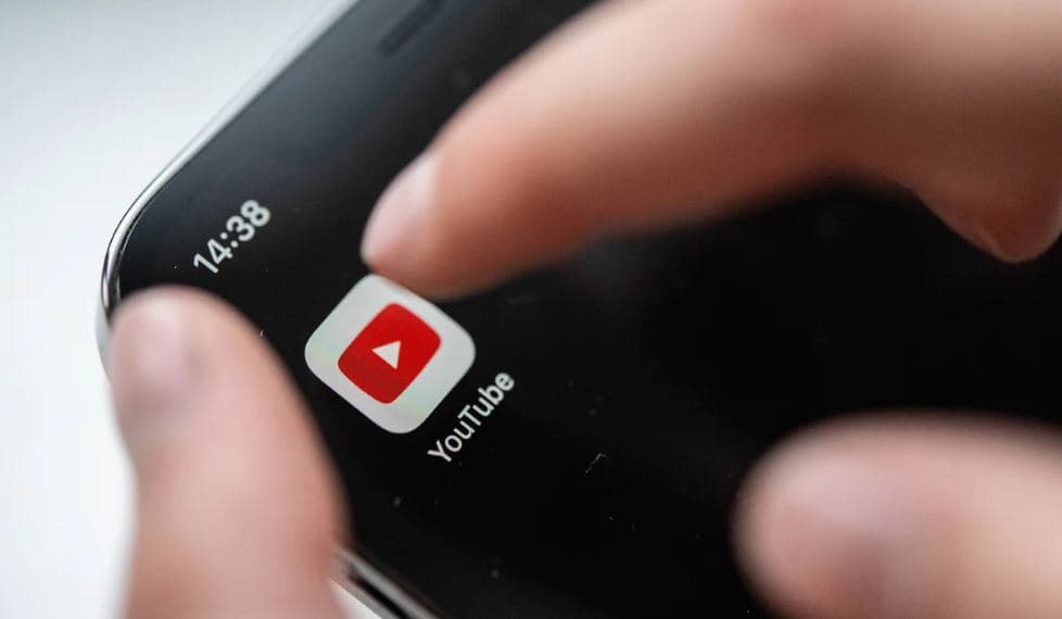 YouTube do të ndalojë rekomandimin e përsëritur të videove për përdoruesit adoleshentë