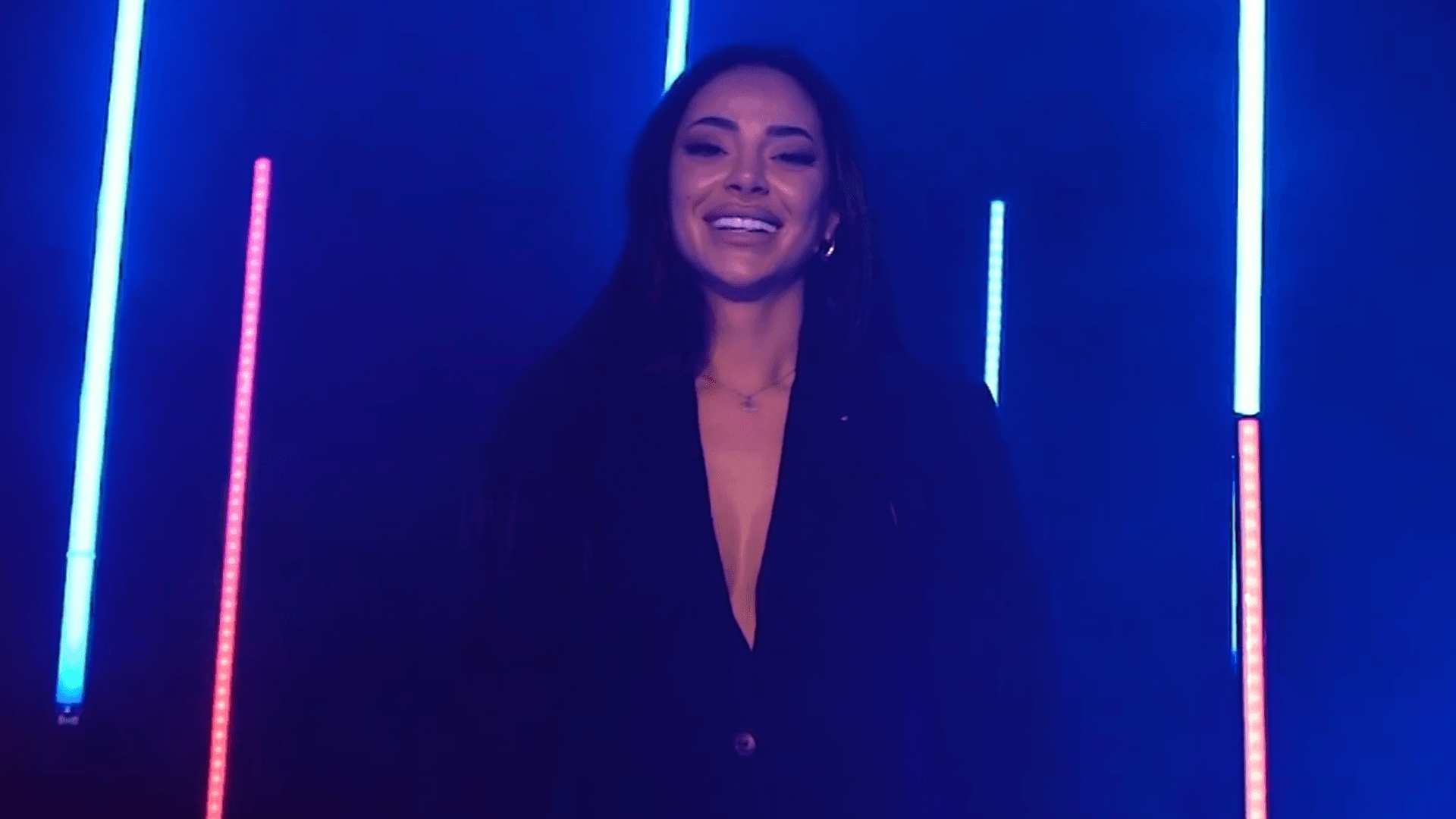 Kaderi: Gazetat në Tajlandë kanë shkruar "do vijë 'Miss Kosova', por s'ma lëshuan vizën" (VIDEO)