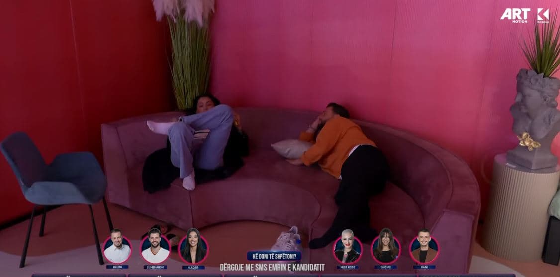 Alby flet me Lumbardhin për ish të dashurin e saj (VIDEO)