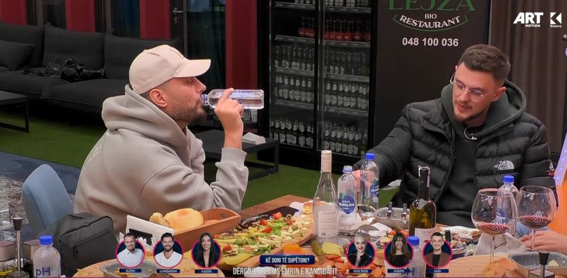 Mirdoni dhe Ardi tregojnë një situatë të sikletshme kur u vonuan tek ndeja që ishin ftuar për këndim (VIDEO)