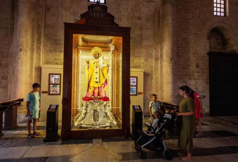 Në cilin qytet italian është i varrosur “Babadimri”