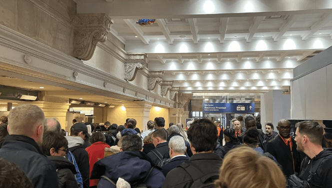 Bllokohen britanikët, Eurostar pezullon trenat pasi punëtorët francezë nisin grevë të papritur