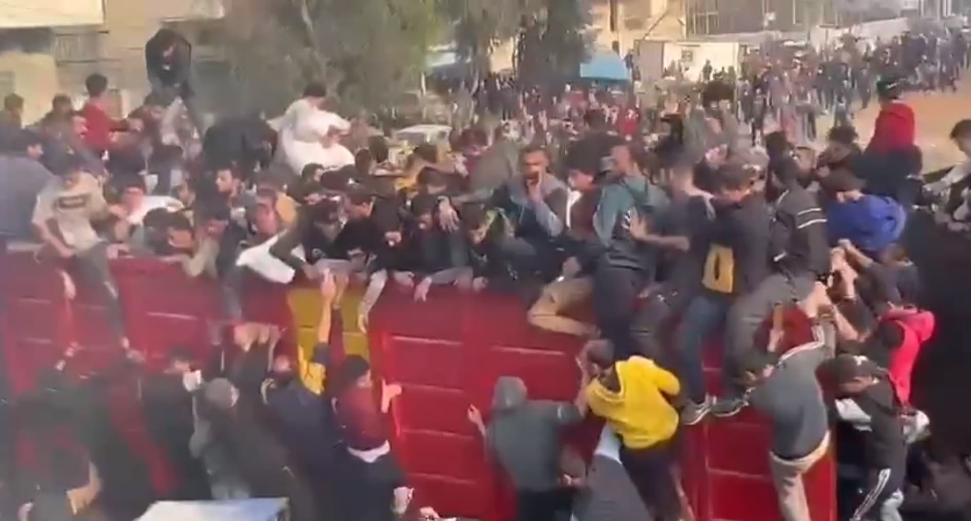 Shefi i UNRWA-së në Gaza: Njerëzit janë 'të dëshpëruar për ushqim'