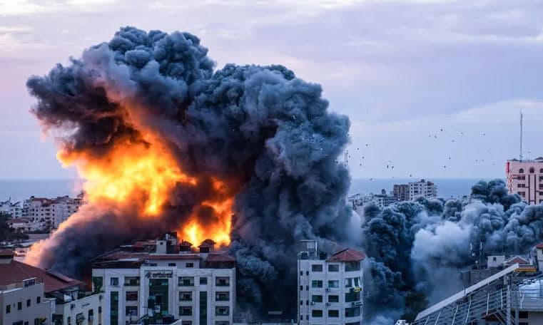 Ushtria izraelite thotë se ka goditur më shumë se 150 objektiva në Gaza