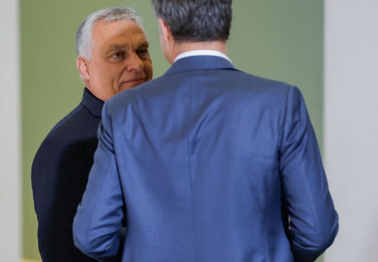 Rusia përgëzon Hungarinë për bllokimin e ndihmës financiare të BE-së