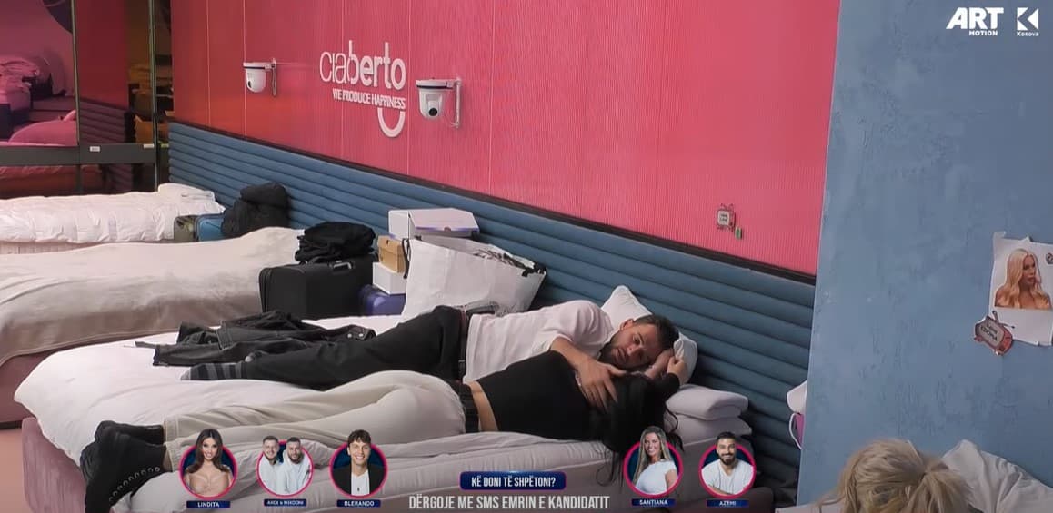 Lumbardhi gjithnjë e më afër Kaderit, tenton sërish t'ia vjedh një puthje (VIDEO)