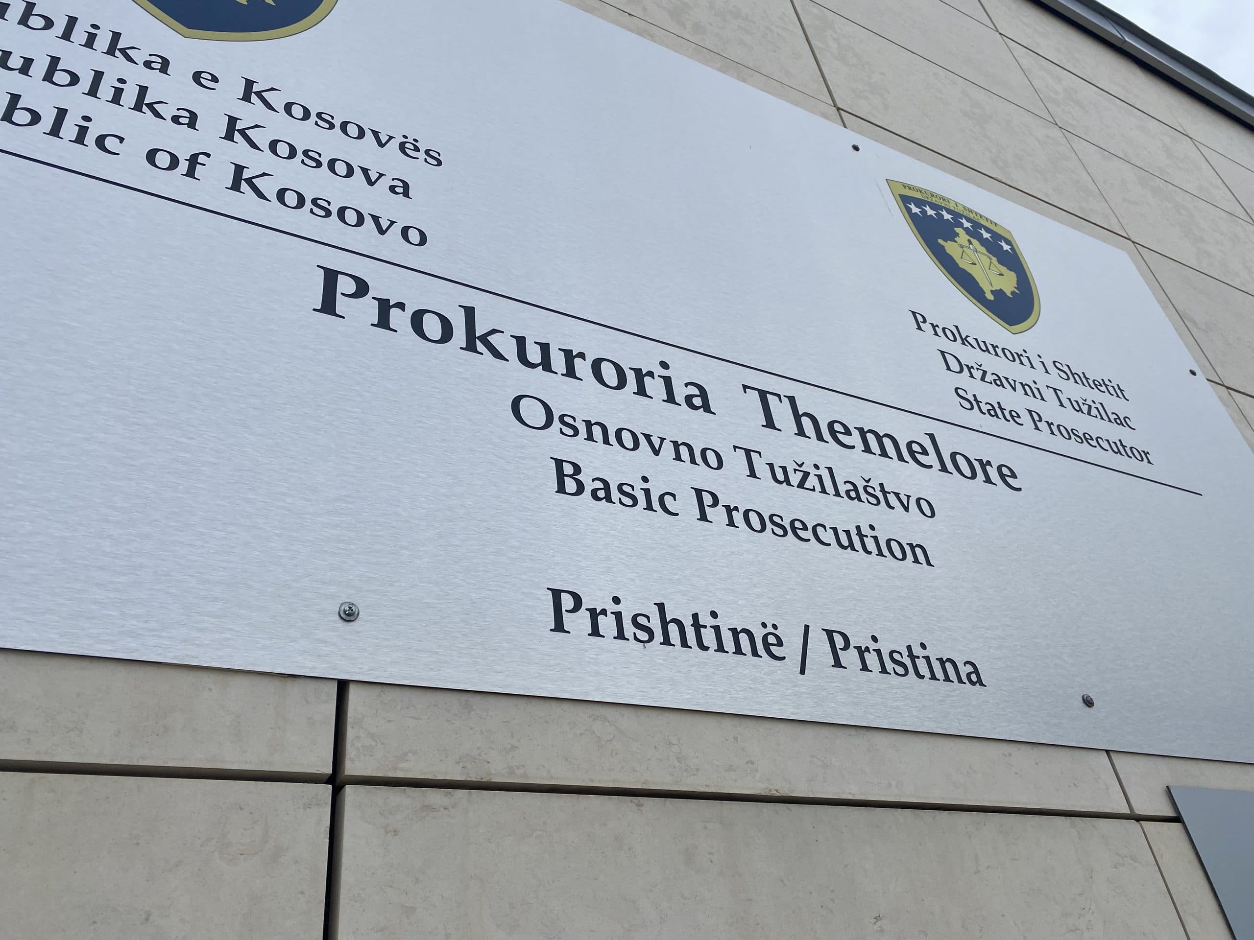 Ndalohen punimet në disa lokacione të Fushë Kosovës, po punonin pa pajisje të nevojshme
