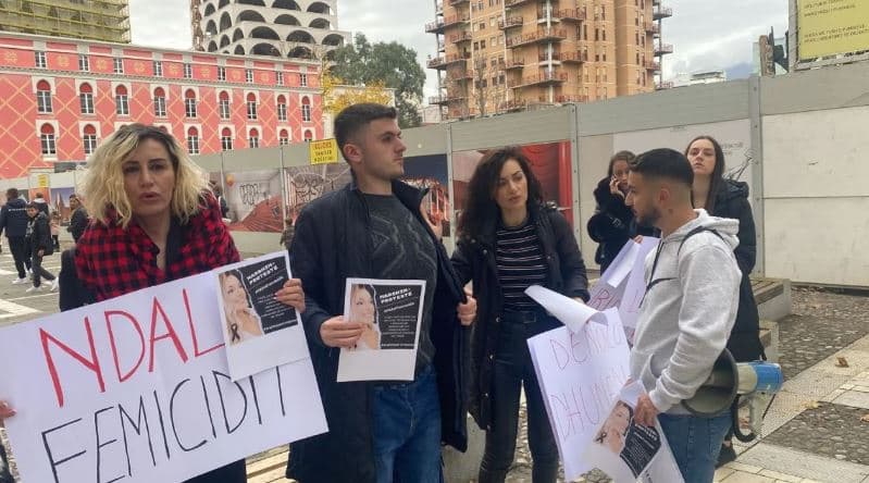 "Drejtësi për Liridonën’’, edhe në Tiranë mbahet protestë për vrasjen e Liridona Ademajt