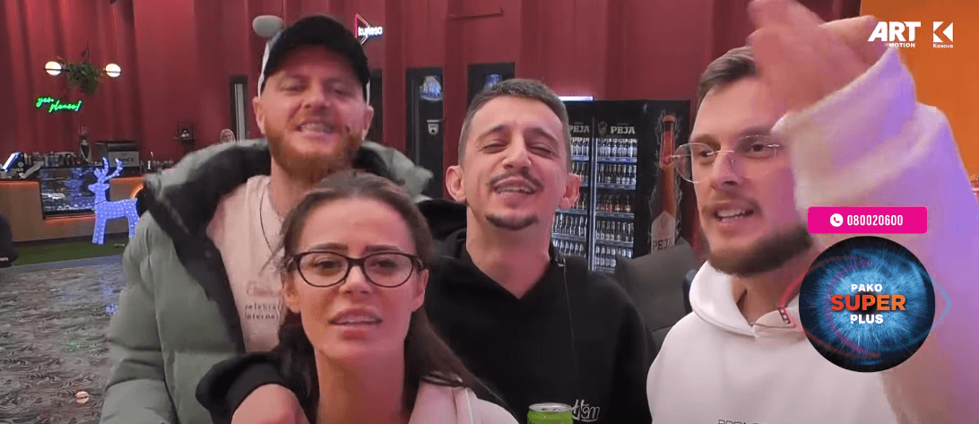 Banorët në humor të mirë, i këndojnë edhe "Vëllait të Madh" (VIDEO)