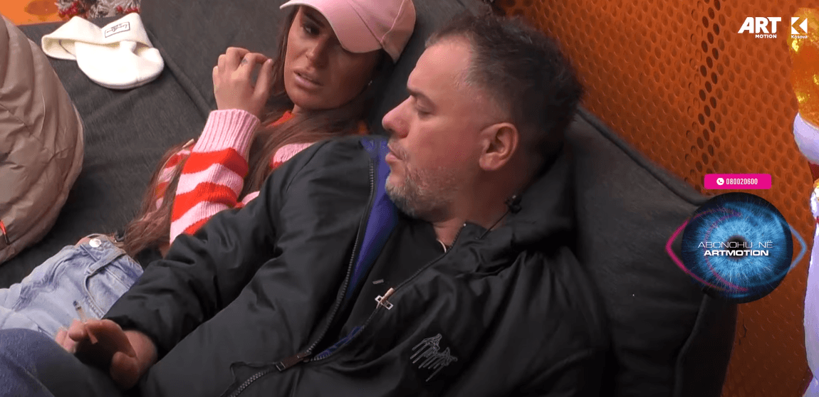 Shqipja i thumbon Bucin e Santianën për "prekjen e bujshme", ata e mohojnë të ketë ndodhur (VIDEO)