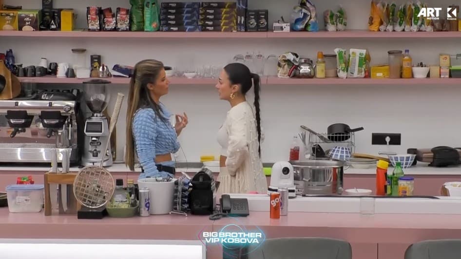 Santiana, Albës: I ke të gjitha, vetëm guxim nuk ke (VIDEO)