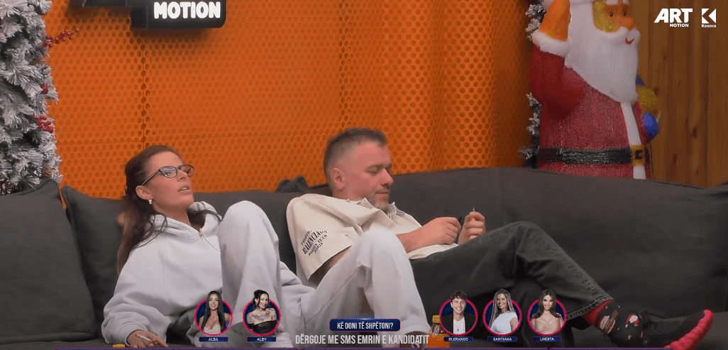 Santiana e ashpër kundrejt Shqipes: Ti je buburrec i vogël, manipuluese, rrence e homofobe (VIDEO)