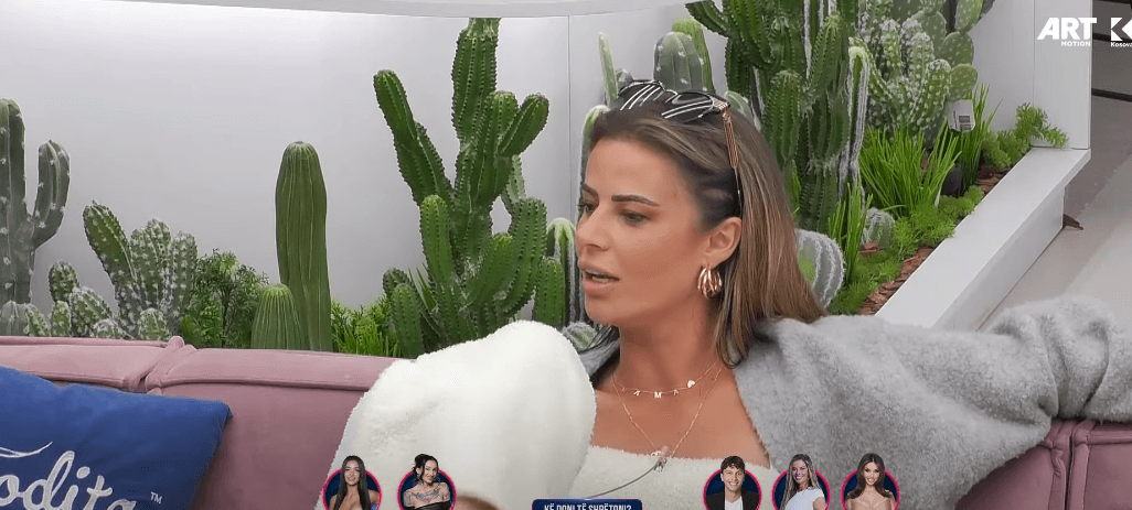 Santiana - Blerandos: Më pëlqen kur vonon 30 minuta për të kthyer përgjigjen, e tregon kapacitetin (VIDEO)