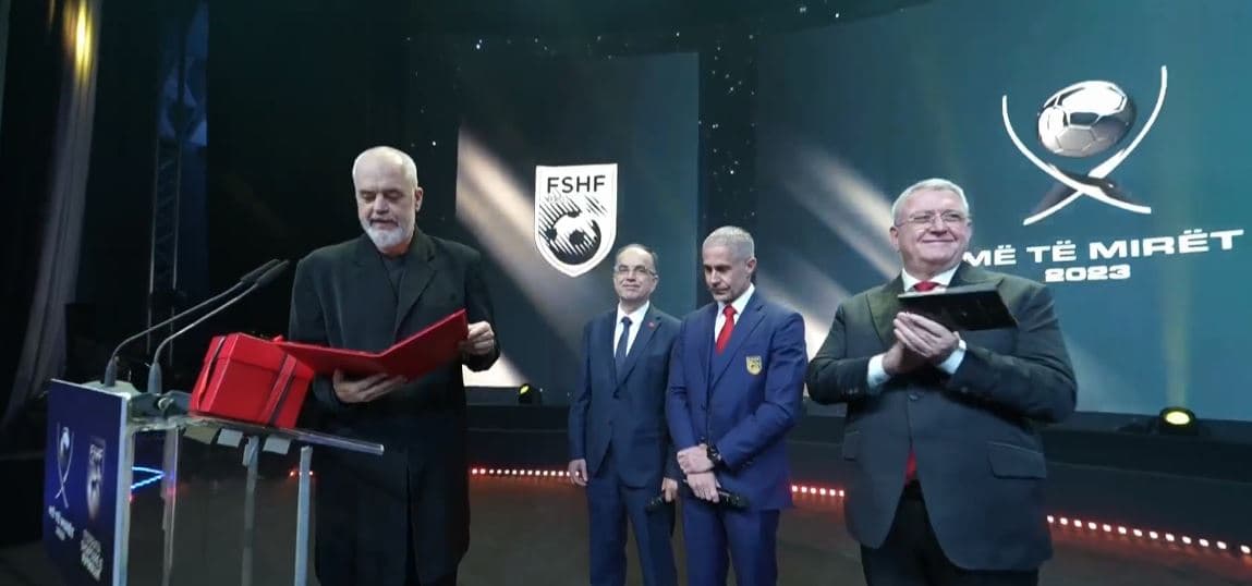 Sylvinhos zyrtarisht i jepet nënshtetësia shqiptare (VIDEO)