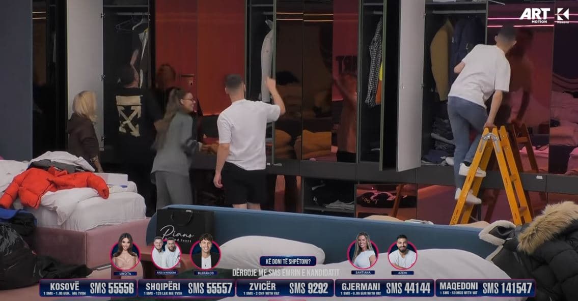 Adri nuk e lejon Bucin që t'i vendos rrobat në dollapin e gruas së tij (VIDEO)