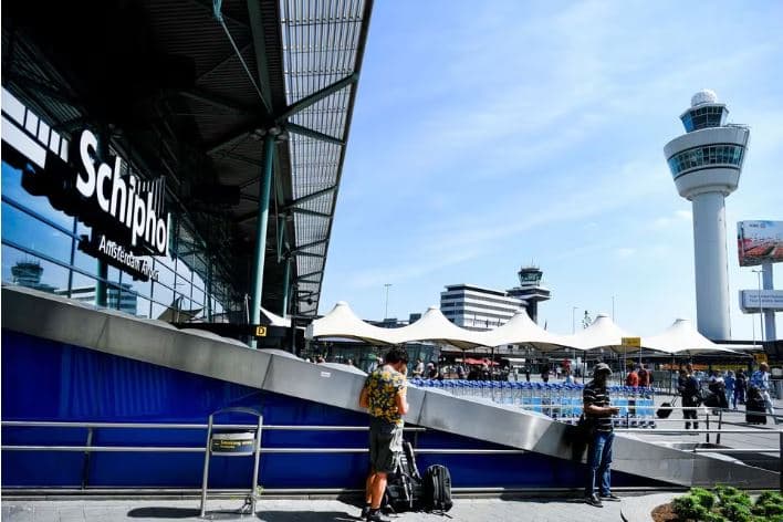 Bora - shkak për anulimin e dhjetëra fluturimeve në aeroportin e Amsterdamit