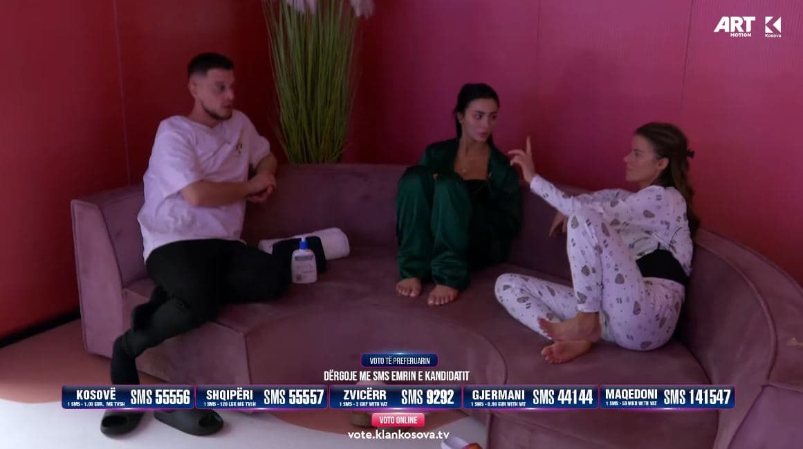 Santiana vazhdon diskutimin për momentin se si Alby e rrëmbeu “Nimi TV” nga duart e vajzës së Lindës (VIDEO)