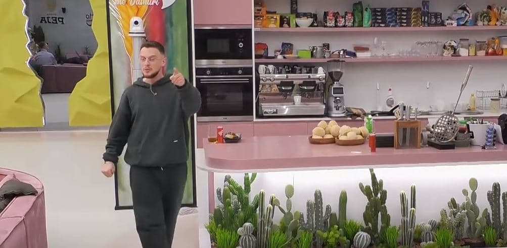 Ardi - Shqipes: Fole për Lindën në “Prime” pastaj shkove ia përqafove çikën (VIDEO)