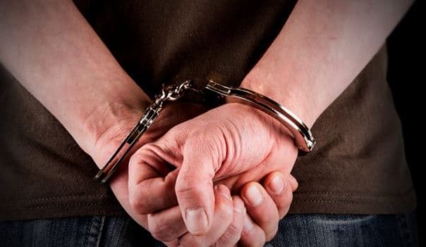 Kanosi policët, arrestohet një person në Ferizaj