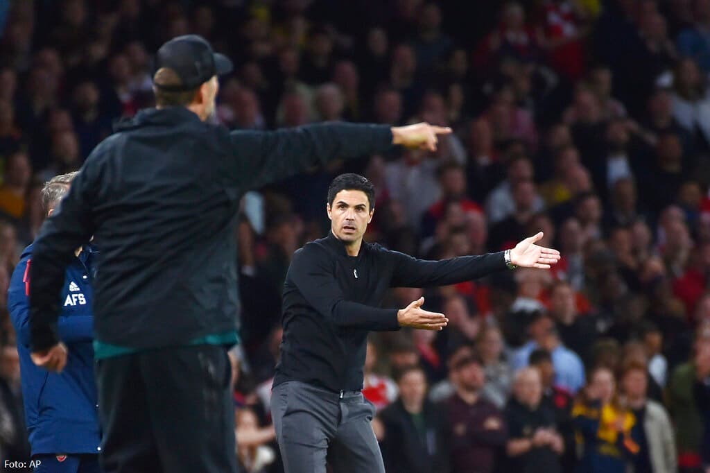 Arsenali ia vë syrin mbrojtësit të kërkuar nga Liverpooli e Unitedi
