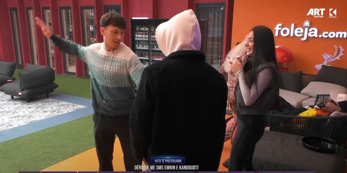 Blerando tregon ëndrrën që e ka parë me Albën (VIDEO)