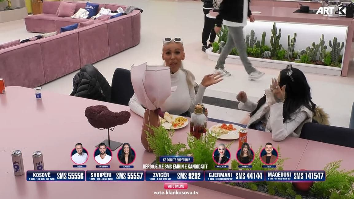 "5 fansa i ki krejt, nuk ta jepi vëmendjen ty", Edona në debat me çiftin Ilirjana dhe Adri (VIDEO)