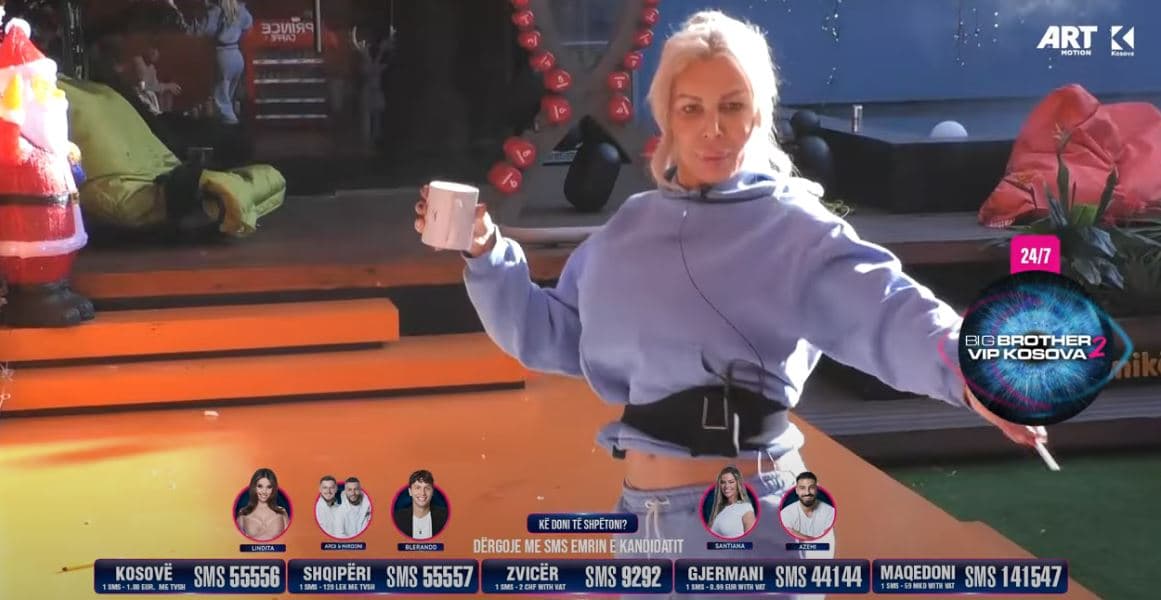 Banorët nisin ditën me muzikë (VIDEO)